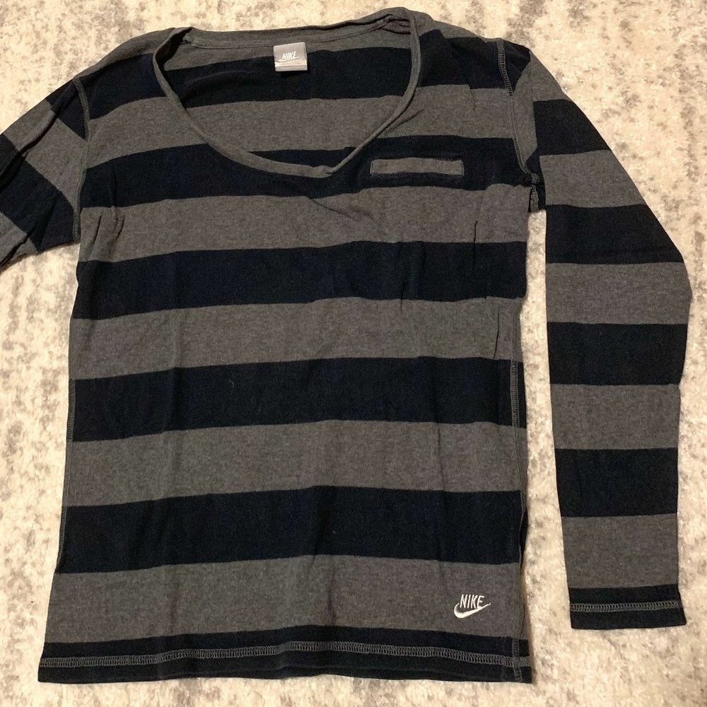 Nike Women's Longsleeve Shirt